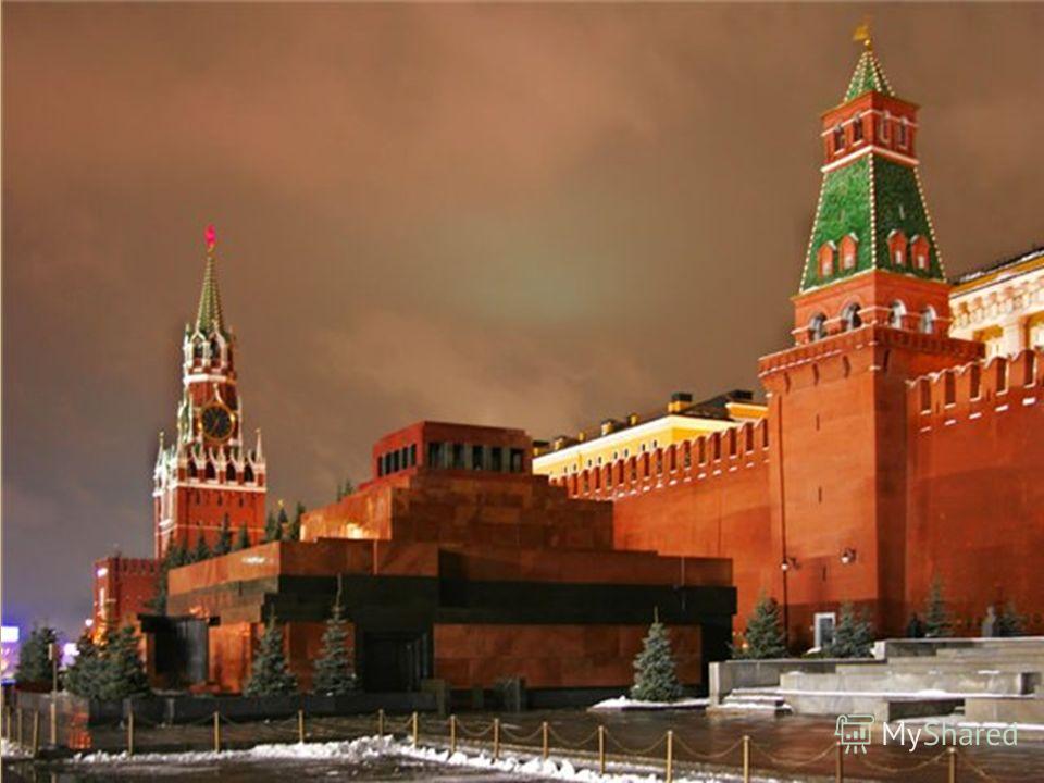 В Москве в стиле ампир работал Осип Бове. Им реконструирована после пожара 1812 года Красная площадь.